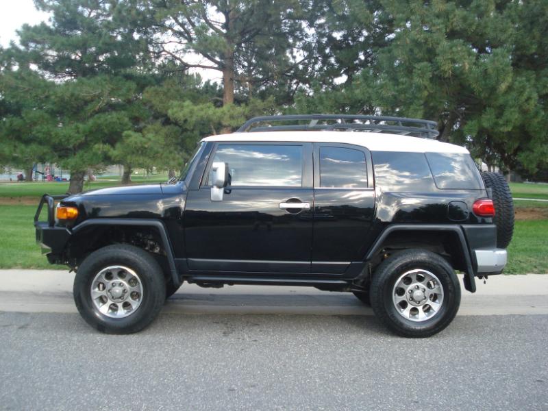 Toyota FJ Cruiser 4WD MT 2011 Toyota FJ Cruiser 4WD MT 2011