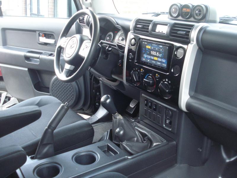 Toyota FJ Cruiser 4WD MT 2011 Toyota FJ Cruiser 4WD MT 2011