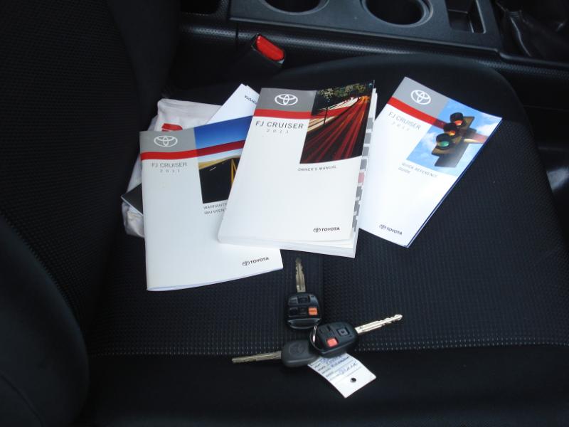 Toyota FJ Cruiser 4WD MT 2011 Toyota FJ Cruiser 4WD MT 2011