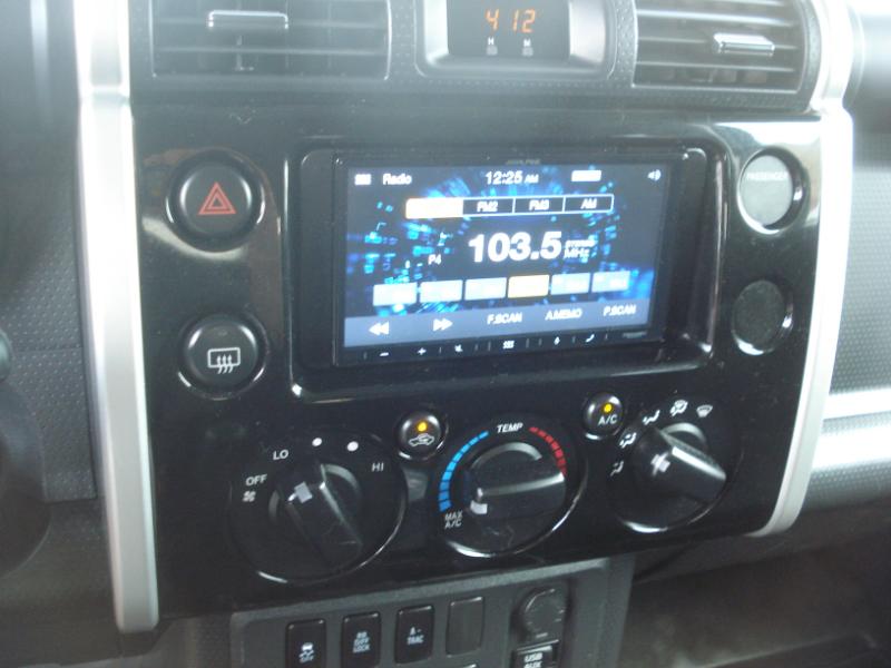 Toyota FJ Cruiser 4WD MT 2011 Toyota FJ Cruiser 4WD MT 2011