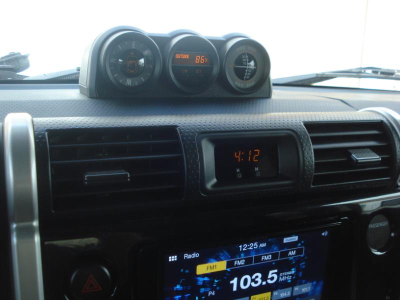 Toyota FJ Cruiser 4WD MT 2011 Toyota FJ Cruiser 4WD MT 2011