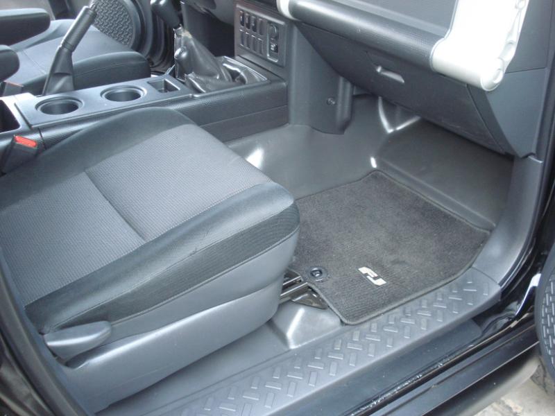 Toyota FJ Cruiser 4WD MT 2011 Toyota FJ Cruiser 4WD MT 2011