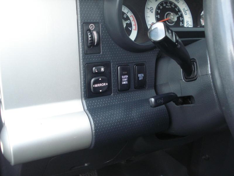 Toyota FJ Cruiser 4WD MT 2011 Toyota FJ Cruiser 4WD MT 2011