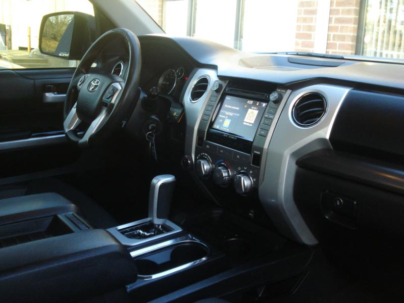 Toyota Tundra 4WD SR5 Double Cab 6.5' Bed 5.7L (Natl) 2015