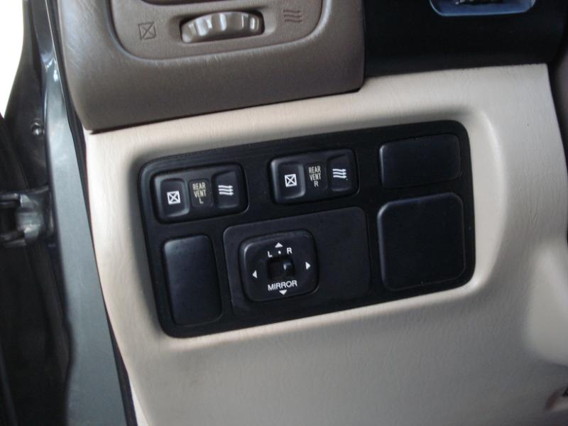 Toyota Land Cruiser 4WD 2001