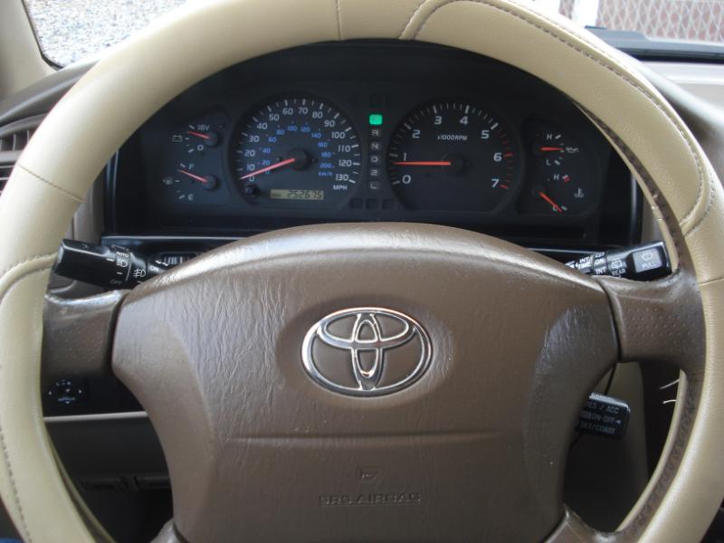 Toyota Land Cruiser 4WD 2001