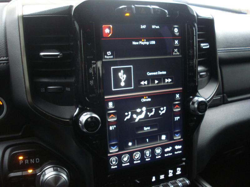 RAM 1500 Rebel Crew Cab SB 4WD 2021