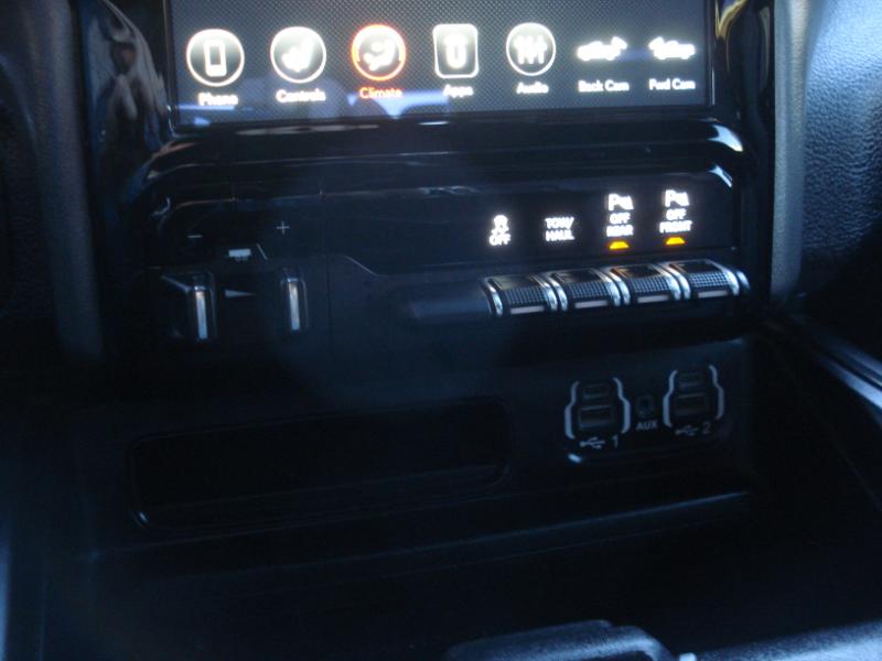 RAM 1500 Rebel Crew Cab SB 4WD 2021