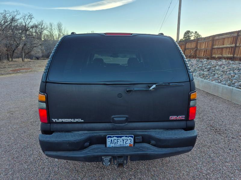 GMC Yukon Denali XL 2005