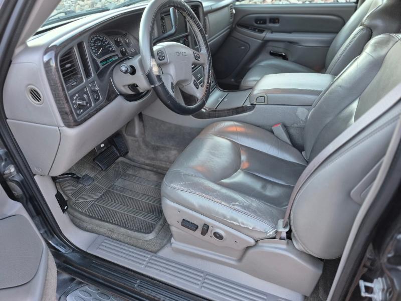 GMC Yukon Denali XL 2005