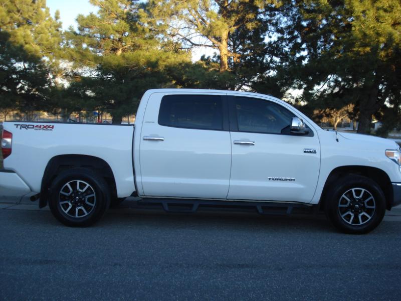 Toyota Tundra Limited 5.7L CrewMax 4WD 2016
