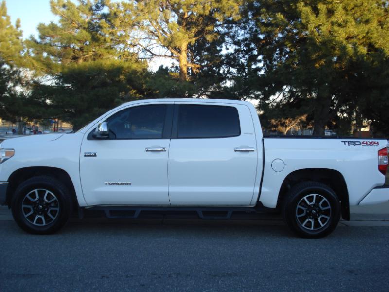 Toyota Tundra Limited 5.7L CrewMax 4WD 2016