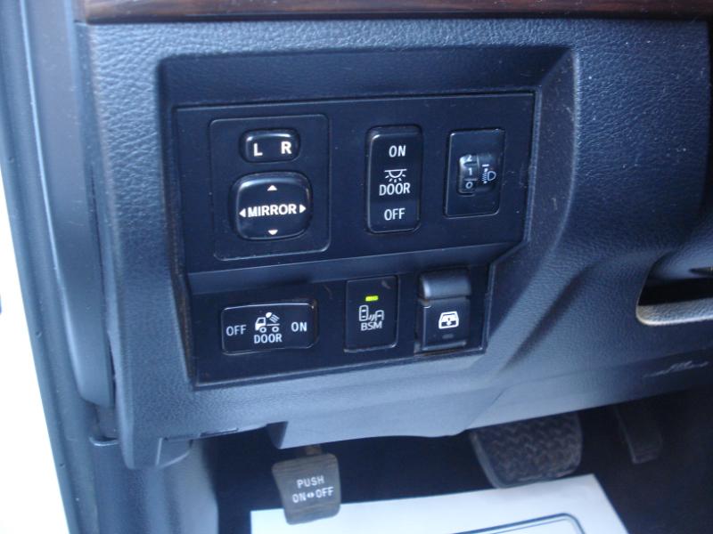 Toyota Tundra Limited 5.7L CrewMax 4WD 2016