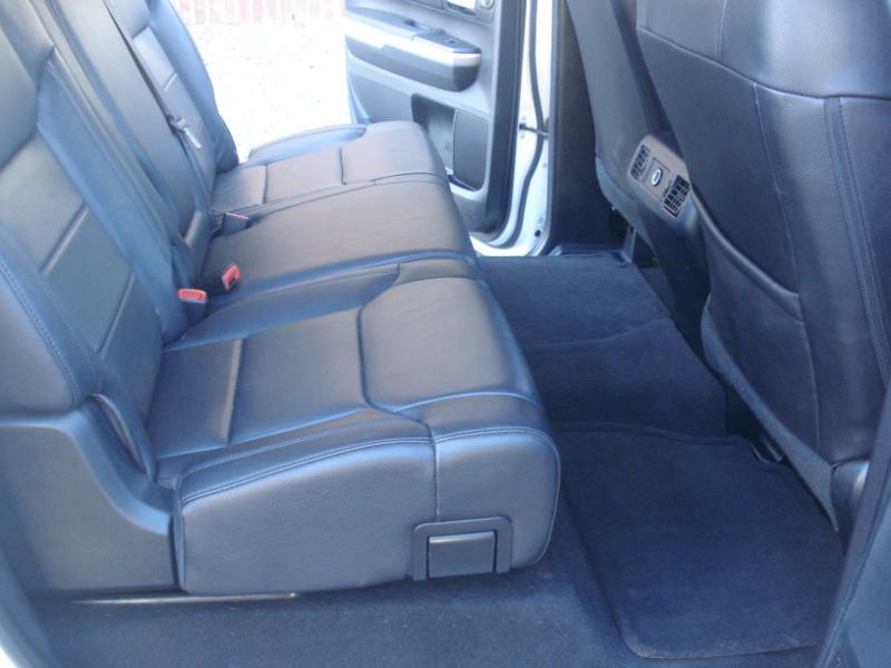 Toyota Tundra Limited 5.7L CrewMax 4WD 2016