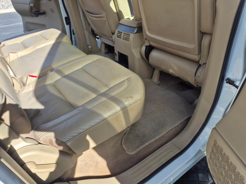 Nissan Armada SE 4WD 2005