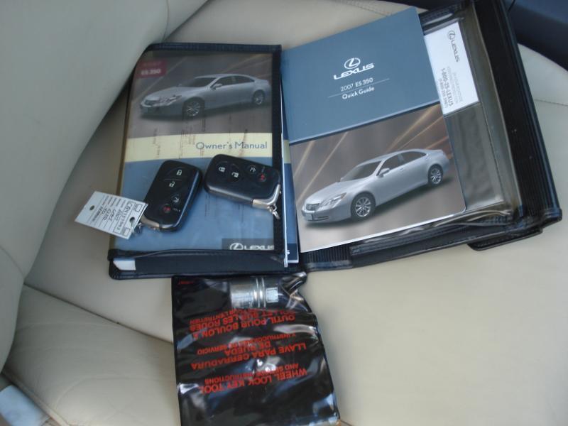 Lexus ES 350 4D Luxury Sedan 2007