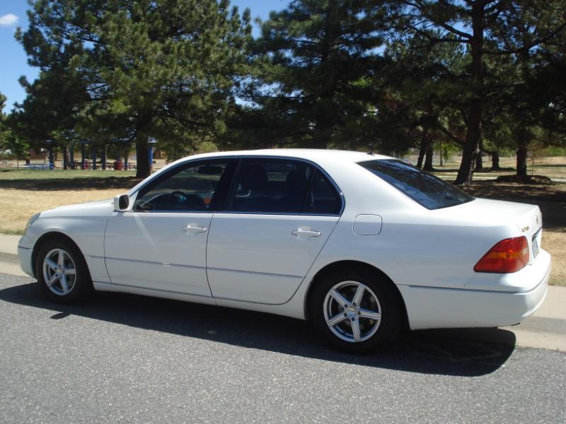Lexus LS 430 4D Sedan 2002