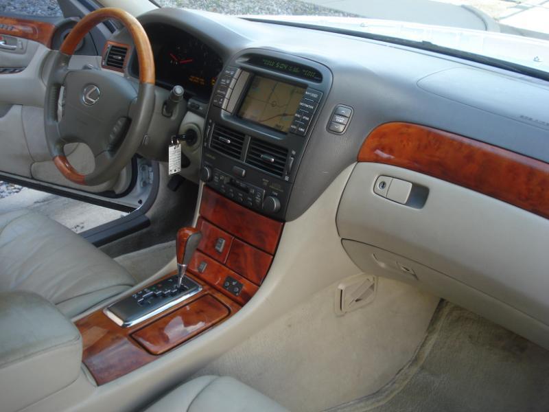 Lexus LS 430 4D Sedan 2002