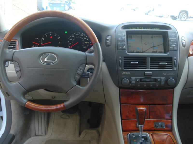 Lexus LS 430 4D Sedan 2002