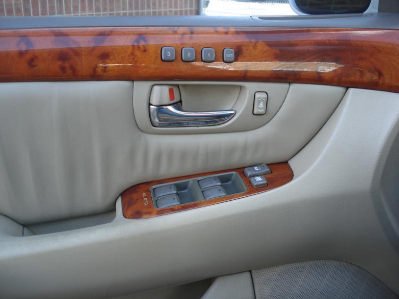 Lexus LS 430 4D Sedan 2002