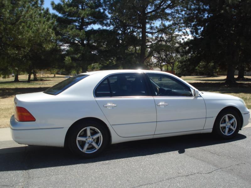 Lexus LS 430 4D Sedan 2002