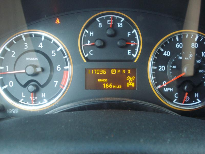 Nissan Titan LE Crew Cab 4WD SWB 2008