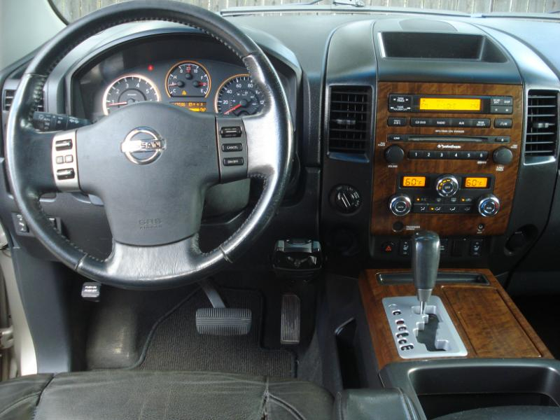Nissan Titan LE Crew Cab 4WD SWB 2008