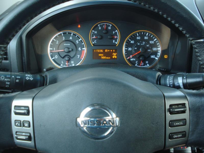 Nissan Titan photo 12
