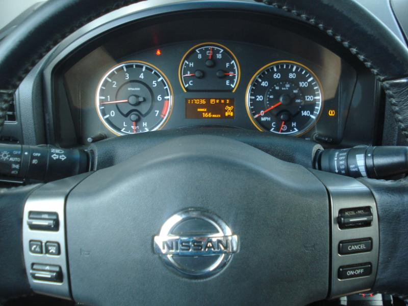 Nissan Titan LE Crew Cab 4WD SWB 2008