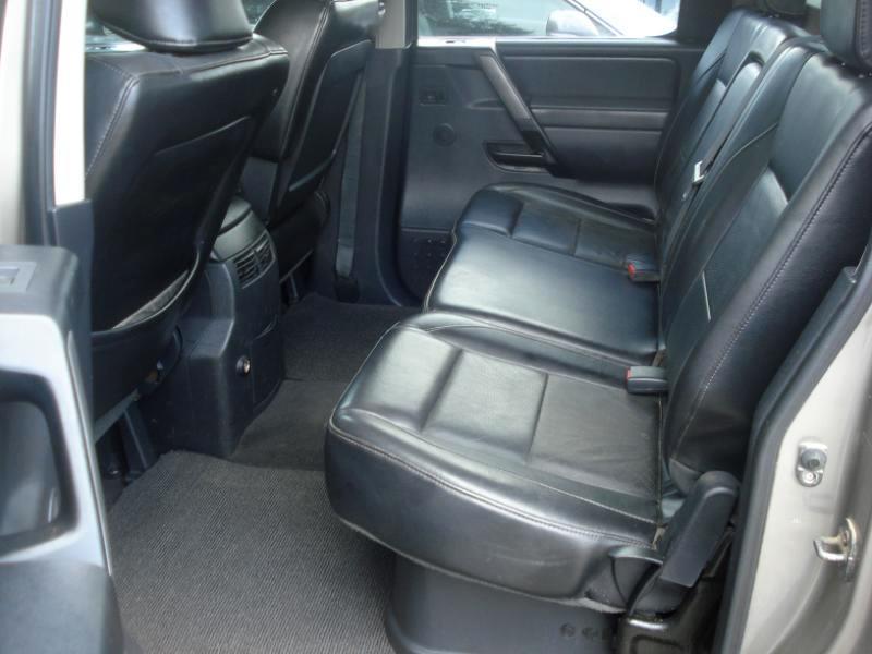 Nissan Titan photo 15