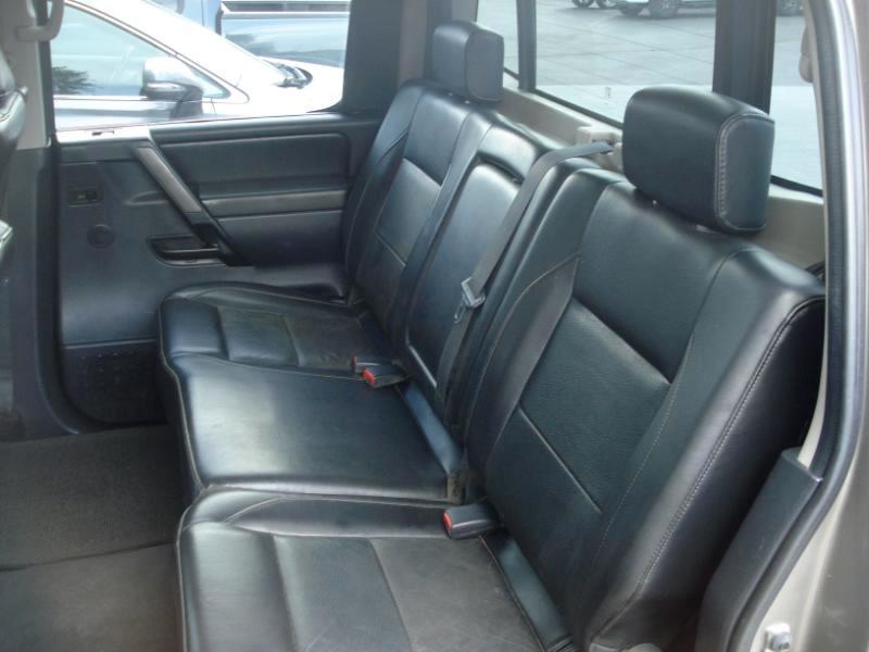 Nissan Titan photo 16