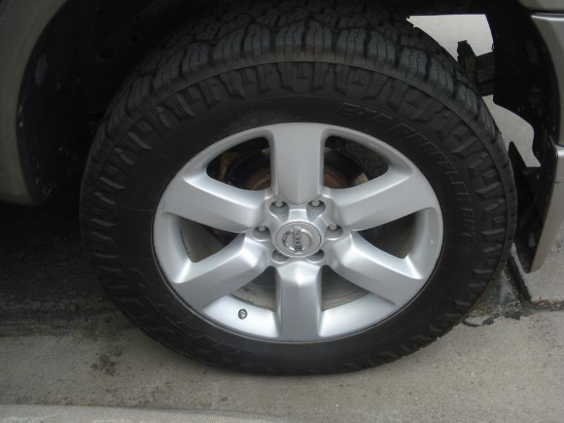 Nissan Titan LE Crew Cab 4WD SWB 2008