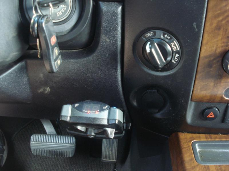 Nissan Titan LE Crew Cab 4WD SWB 2008