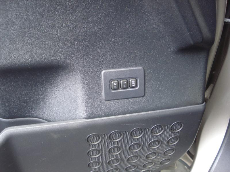 Nissan Titan LE Crew Cab 4WD SWB 2008
