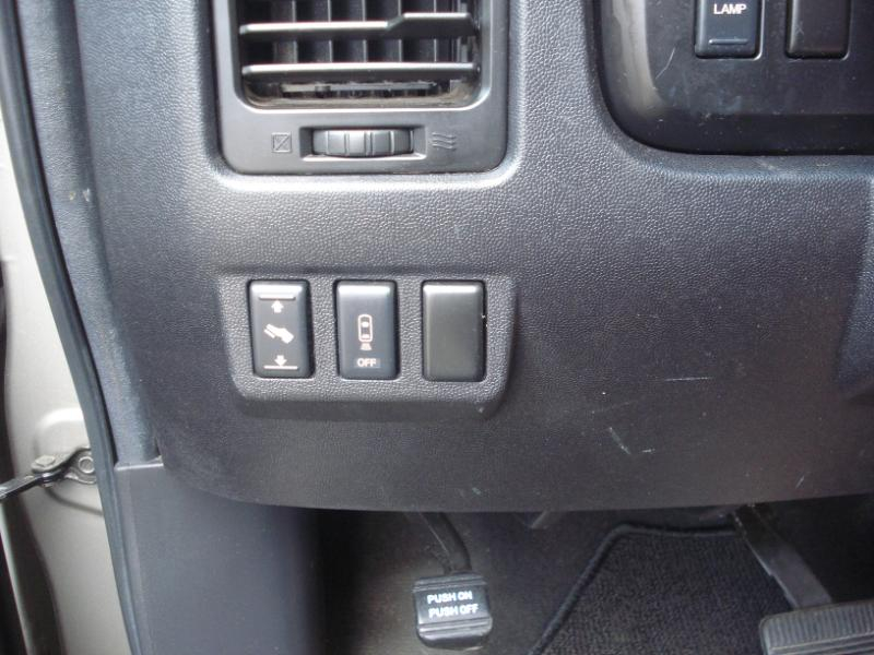 Nissan Titan LE Crew Cab 4WD SWB 2008