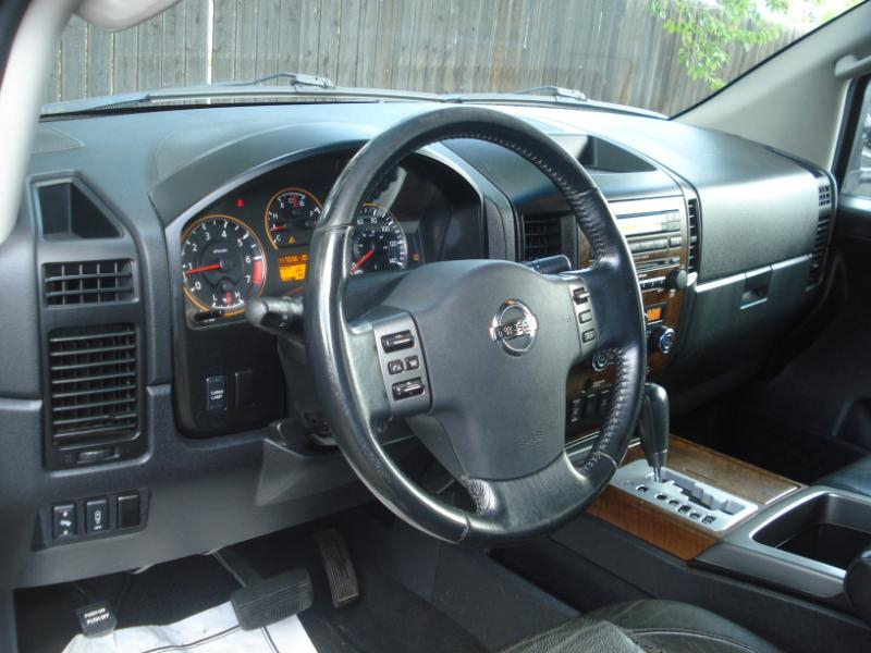 Nissan Titan LE Crew Cab 4WD SWB 2008