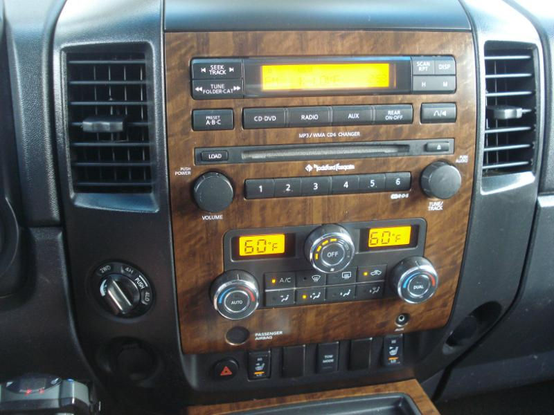Nissan Titan LE Crew Cab 4WD SWB 2008