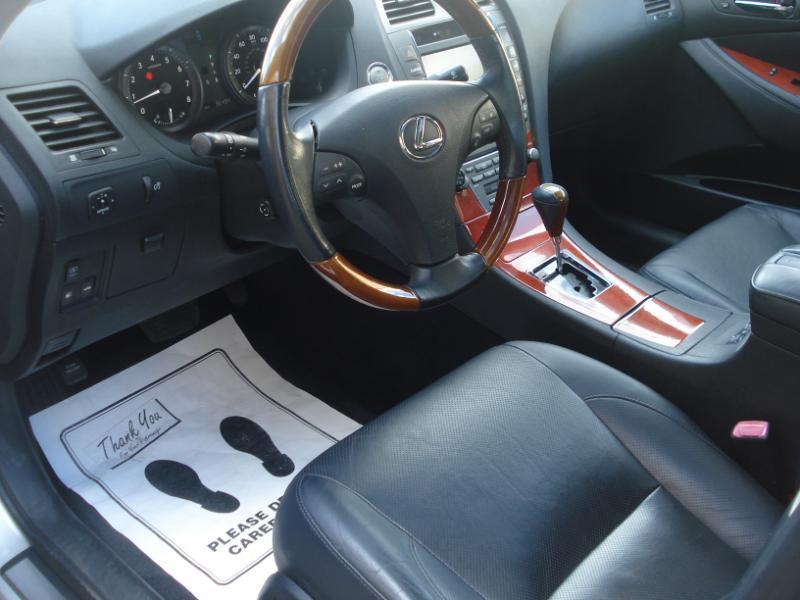 Lexus ES photo 13