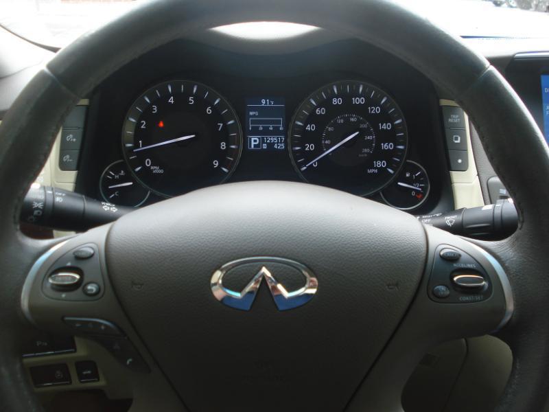 Infiniti M37 photo 12