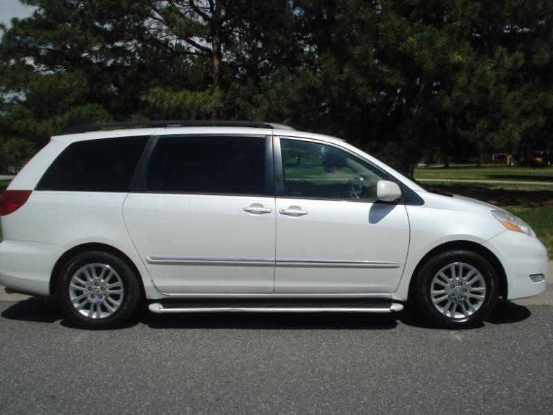 Toyota Sienna XLE Limited FWD 2008