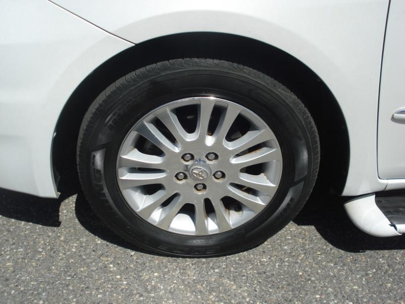 Toyota Sienna XLE Limited FWD 2008