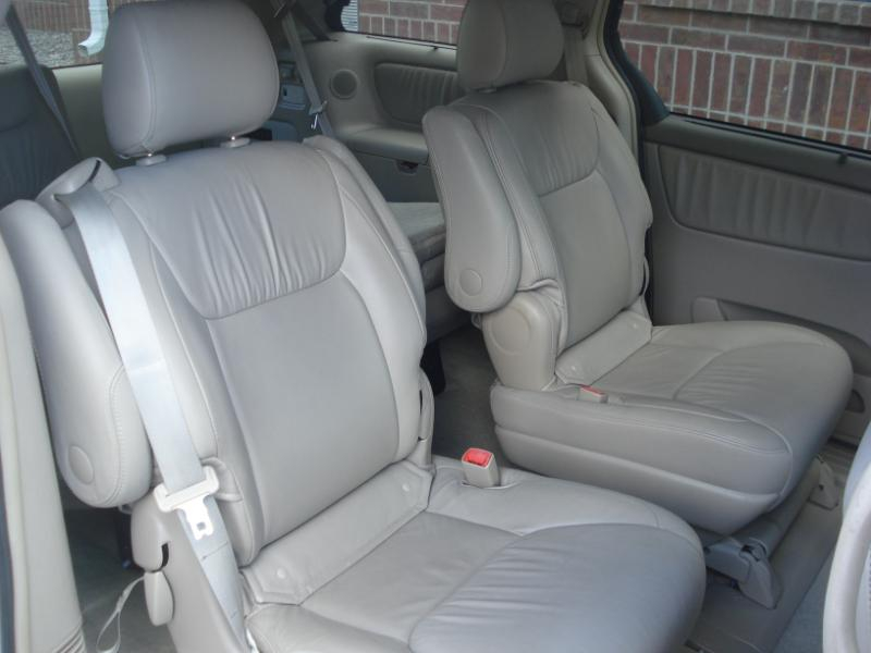 Toyota Sienna XLE Limited FWD 2008
