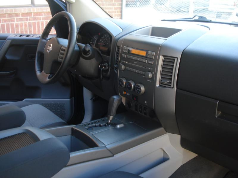 Nissan Titan SE Crew Cab 2WD 2004