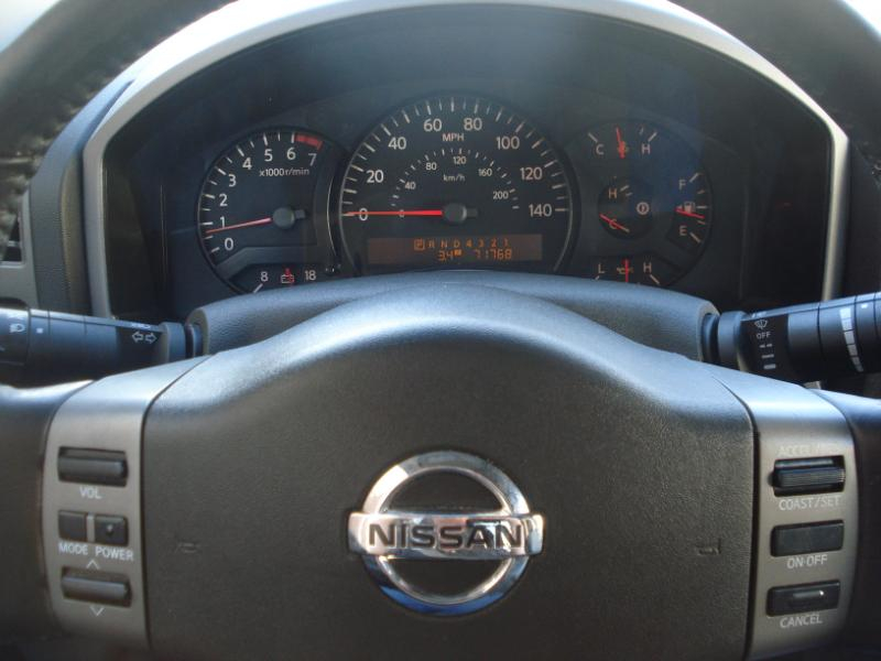 Nissan Titan SE Crew Cab 2WD 2004