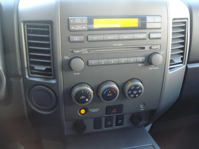 Nissan Titan SE Crew Cab 2WD 2004