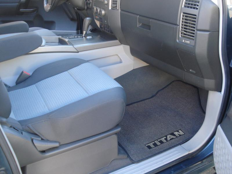 Nissan Titan SE Crew Cab 2WD 2004