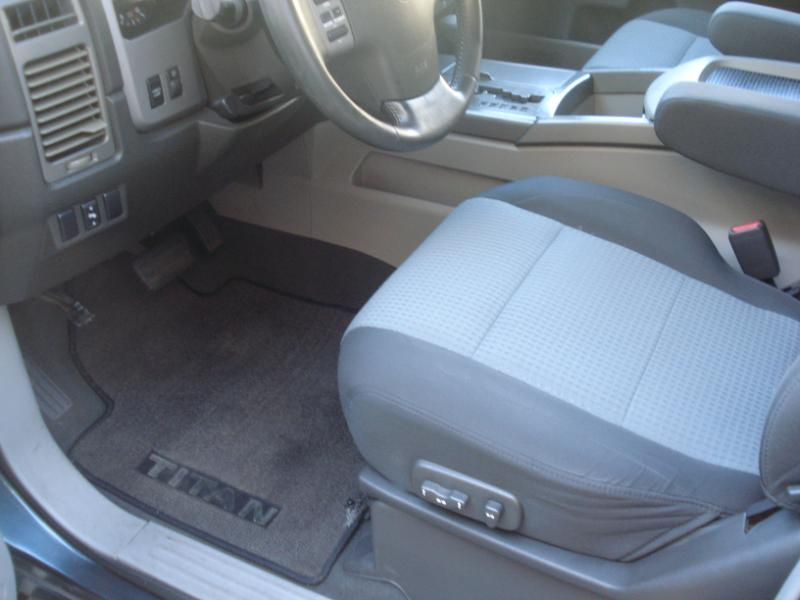 Nissan Titan SE Crew Cab 2WD 2004