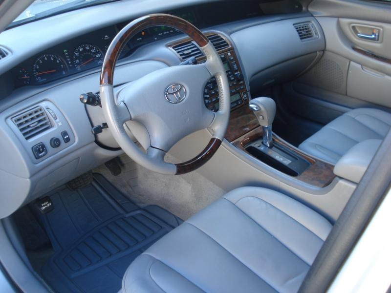 Toyota Avalon XLS 2004