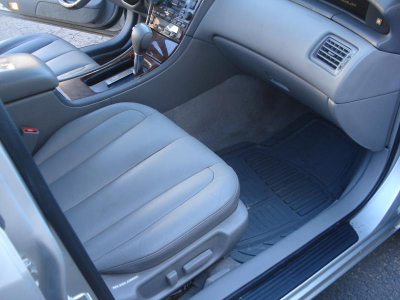 Toyota Avalon XLS 2004