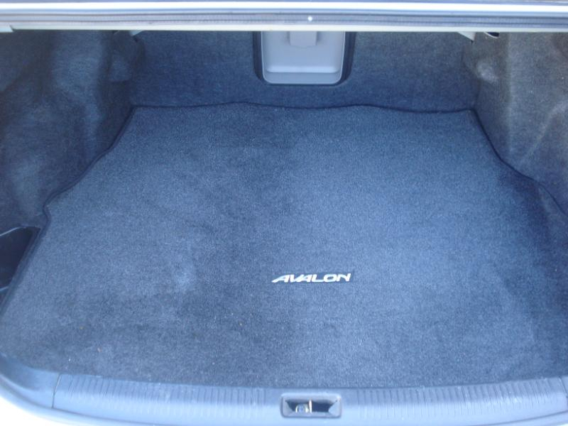 Toyota Avalon XLS 2004
